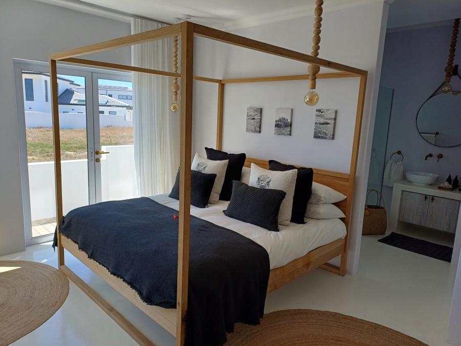 4 Bedroom Property for Sale in Sandy Point Western Cape